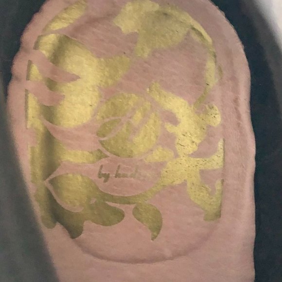 EUC By Hudson Handmade Booties w/Ties Size 7 - Picture 4 of 6